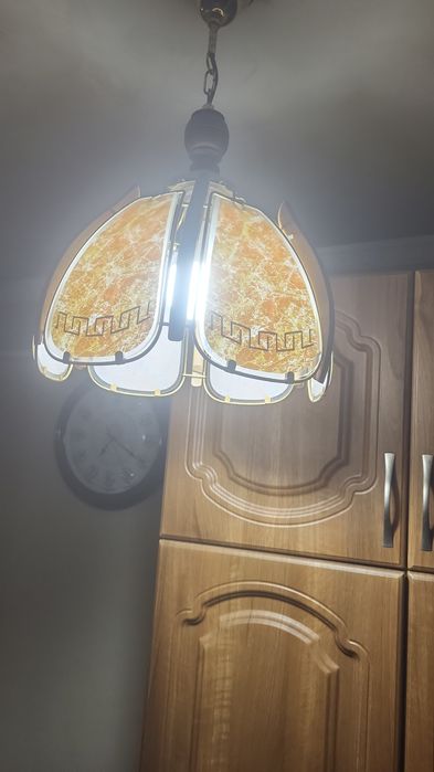 Продам люстры срочно