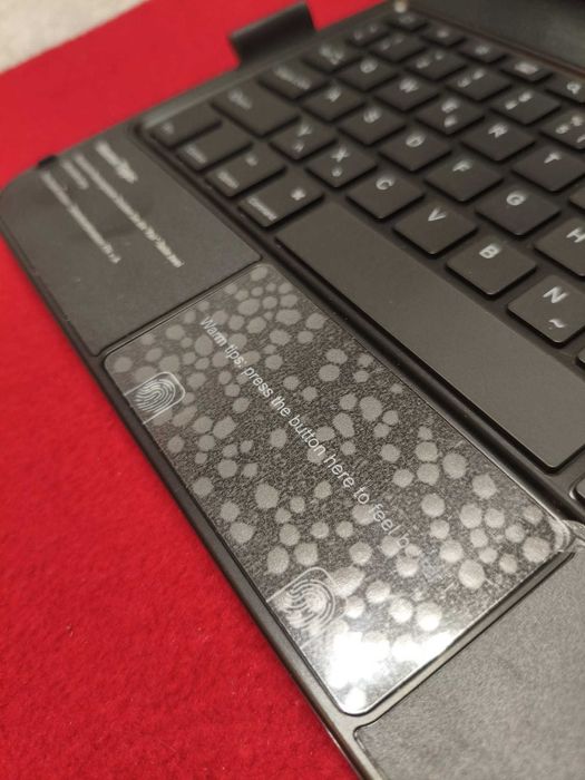 Husă iPad 10th Gen 10.9" cu Tastatură, Trackpad Rotativă 360° QWERTZ