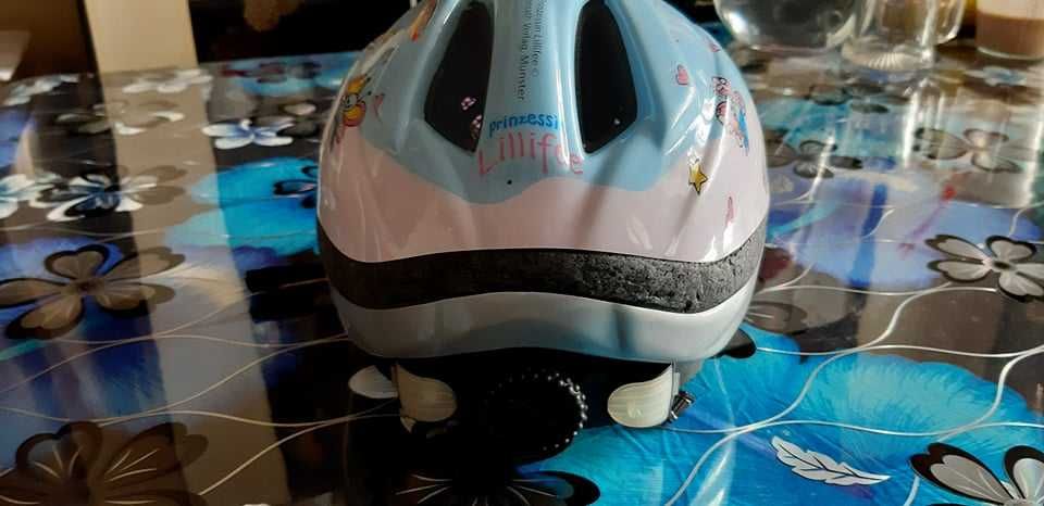 Каски и чантички за велосипед