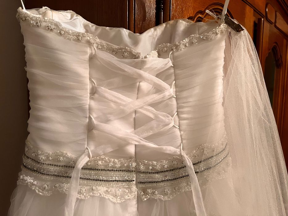 Rochie de mireasă cu voal