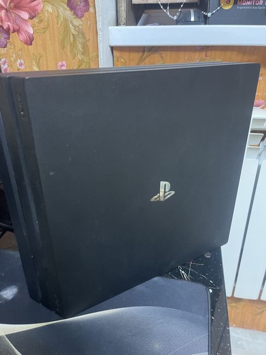 Продам Sony PlayStation 4 Pro 1 ТБ прошитая