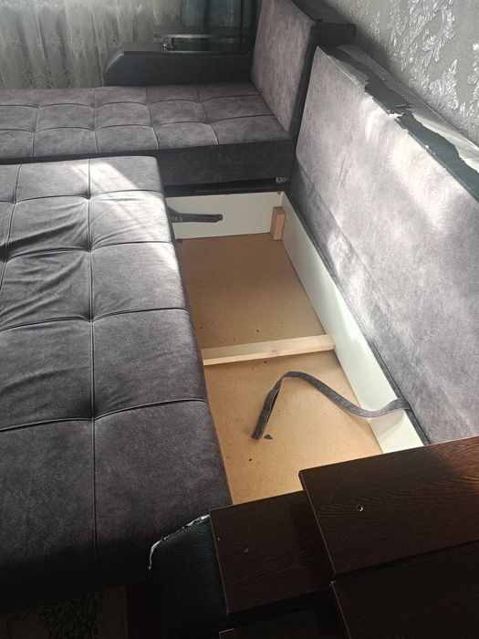 Продам диван средним состояни