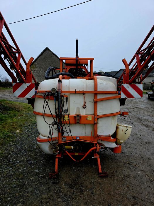 Instalatie de erbicidat Kuhn Porter 1200 litri 18 - 21 metri met