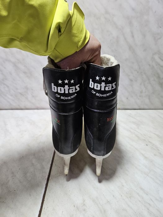 Patine 18 hochei hochey  Botas marimea 37  (24,2  cm)