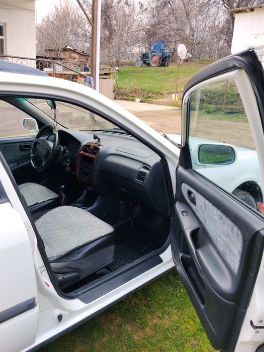 Mazda 626 птичка