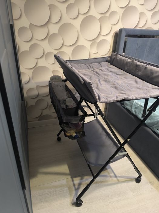 Продам пеленальный столик