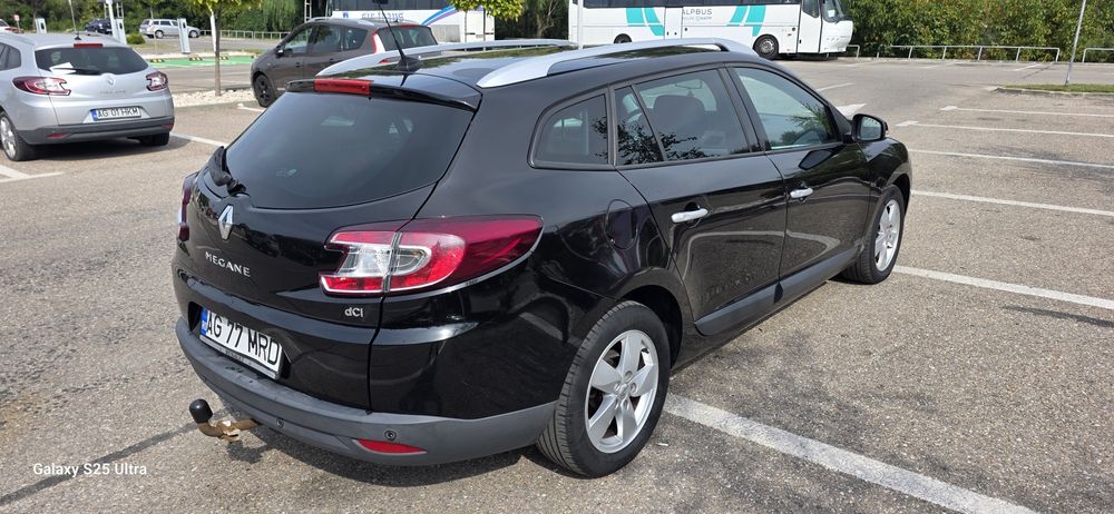 PROPRIETAR Megane 3  1.5 dci 110 cp XENON  Navi