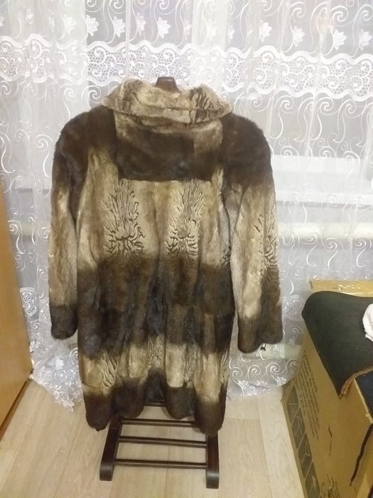 Продам норковую шубу.