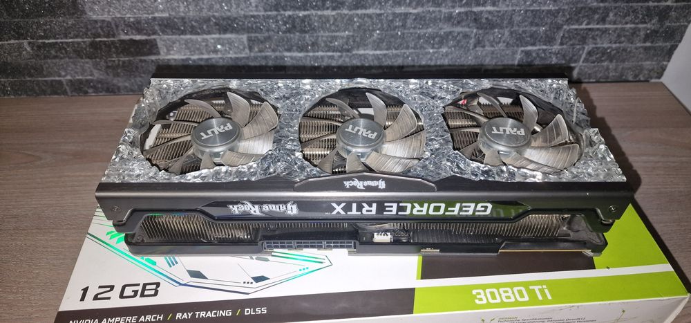 Placa video Palit GeForce RTX 3080 Ti GameRock LHR, cu 12GB de memorie GDDR6X
Placă video Palit GeForce RTX 3080 Ti GameRock LHR 12GB GDDR6X, 384-bit