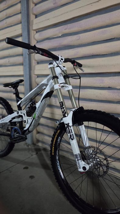 Bicicleta downhill yt tues