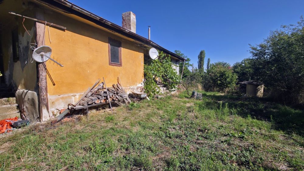 Продава се къща в кв. Църква, гр. Перник