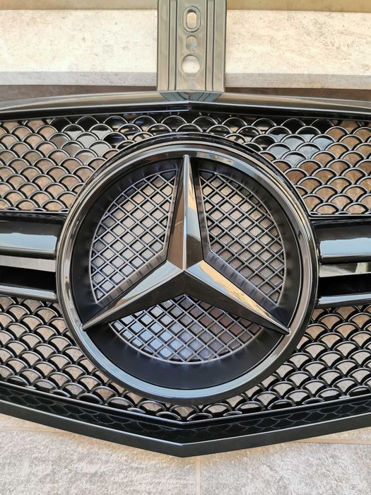 Решетка/маска с емблема тип AMG E63 за Mercedes W212 2009/2013
