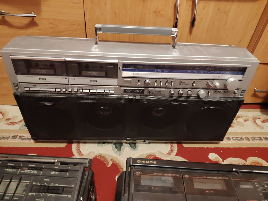 Vind radiocasetofoane