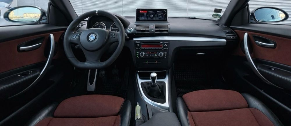 Vand BMW Seria 1 E87 inmatriculata RO 2.0D Pachet M impecabila urgent