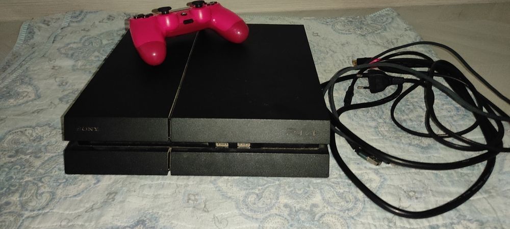 Ps4slim 512 gb в хорошем состоянии