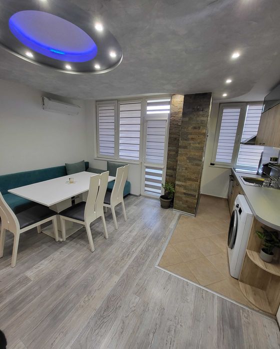 Дава се под наем Двустаен апартамент в Бургас, Братя Миладинови - 60 кв.м за 408 € - Снимка #1