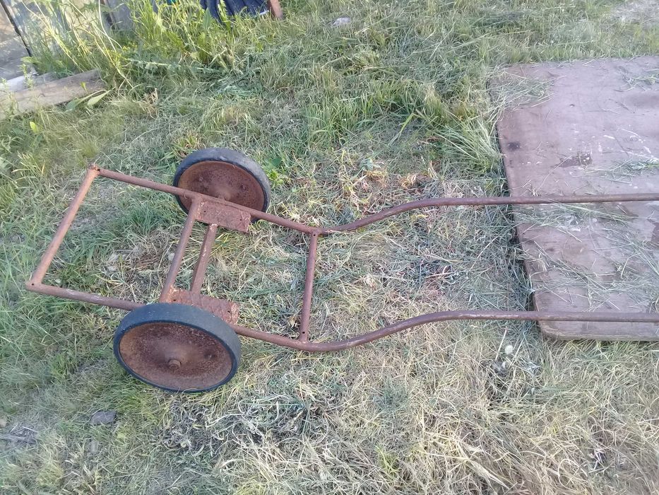 Продам лен, сено, зернодробилки,тележки