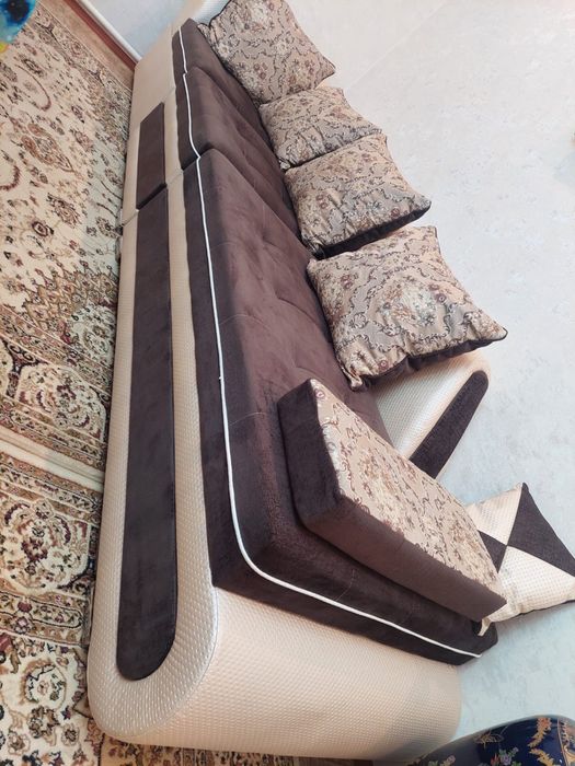 Диван мягкий уголок из 6 элементов + пуфик