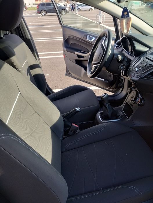 Ford Fiesta 2015 1.5 TDCi 75CP – AC, Bluetooth, Revizie făcută