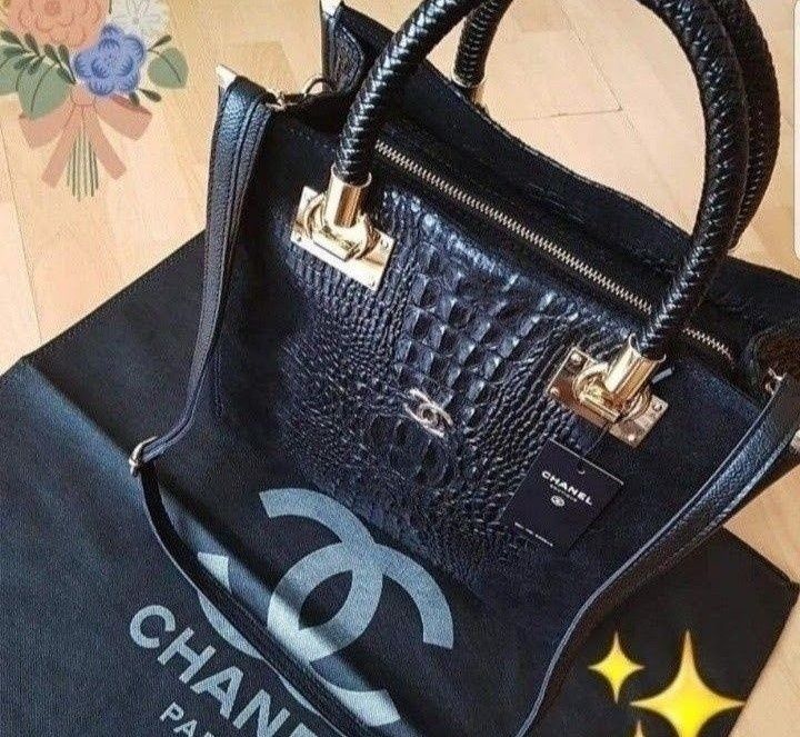 Geanta piele naturala model croco logo metalic auriu, curea detasabila