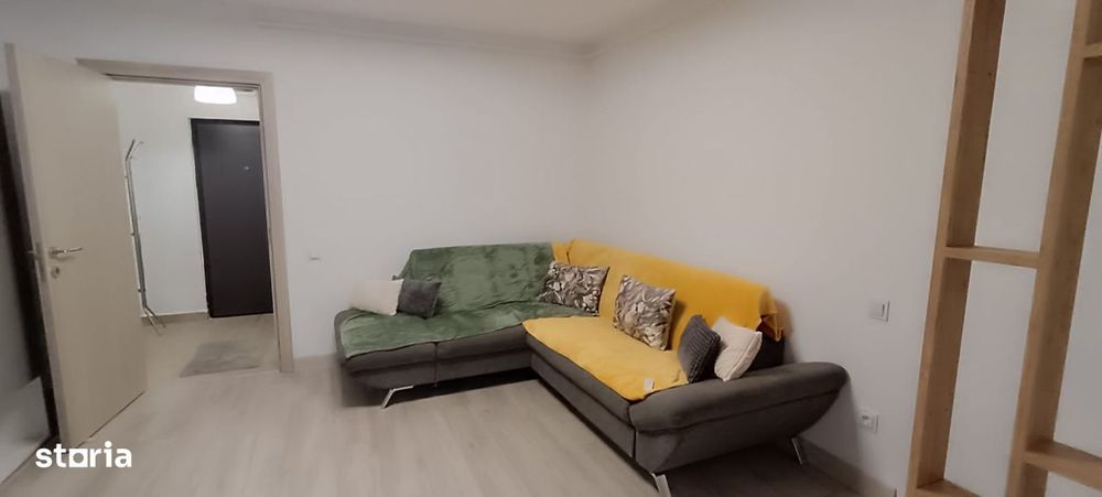 Garsoniera de închiriat + o camera de 18 mp, utilată si mobilata.