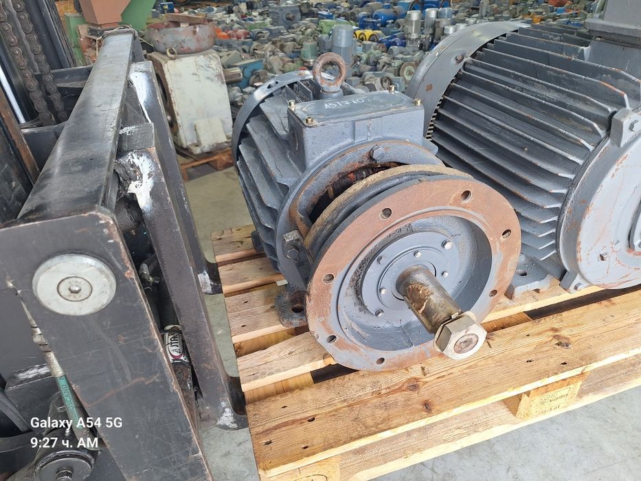 Кранов двигател MTF411-8У1