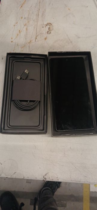 Vând samsung galaxy s25 ultra 16g 1t