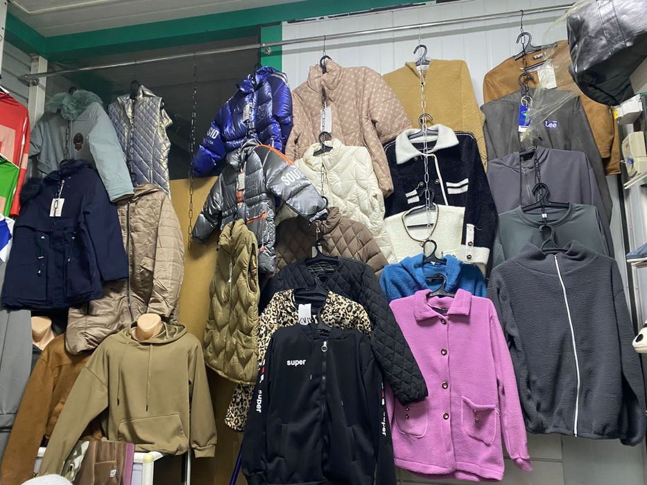 Продам оптом одежду обувь 150000