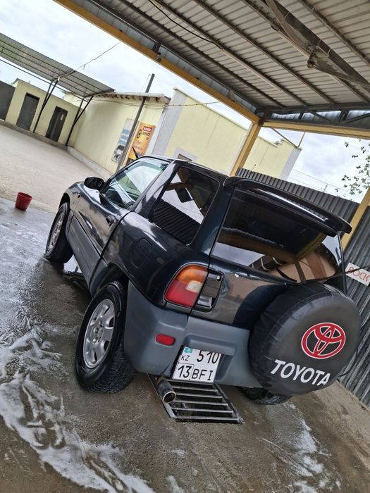 Toyota Раф4 1996года обюом2.0