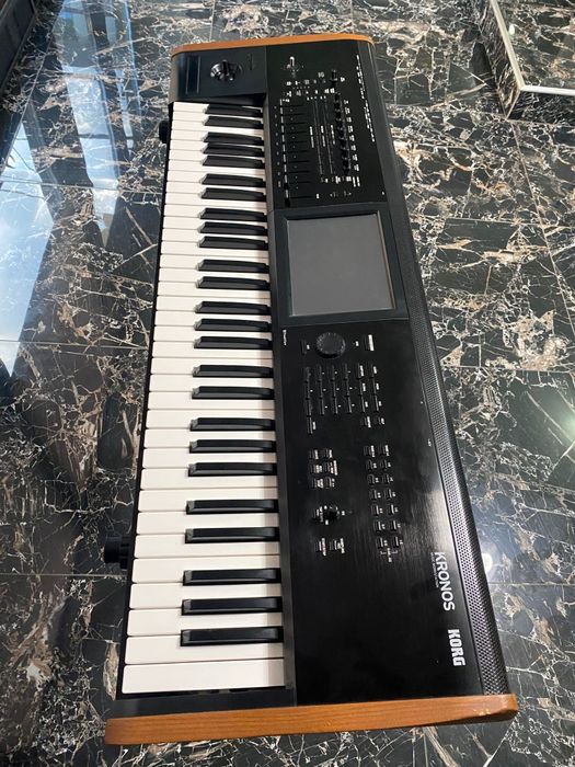 鍵盤楽器 Korg Kronos 2 with Road Case korg kronos2 - Instrumente muzicale | OLX.ro