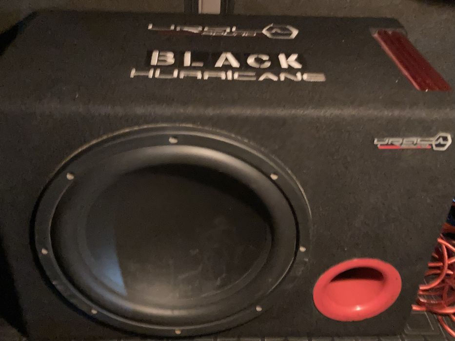 Продам сабвуфер, работает отлично