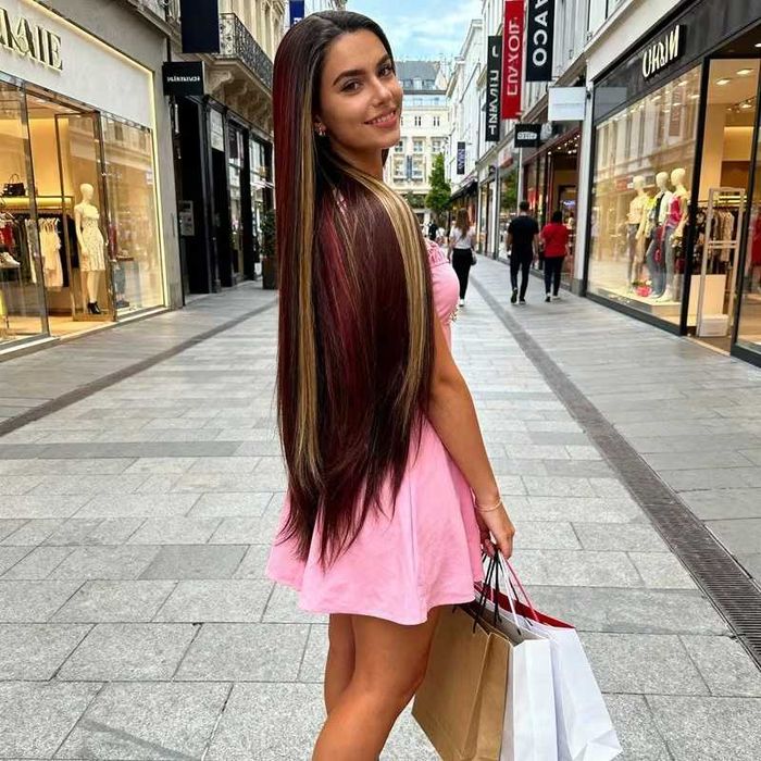 Тъмно червена бордо перука 80 см с LACE 13х4 и руси и кафяви акценти