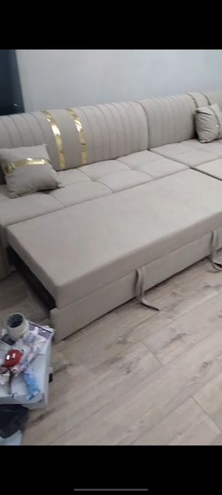 Продам диван 4 метра