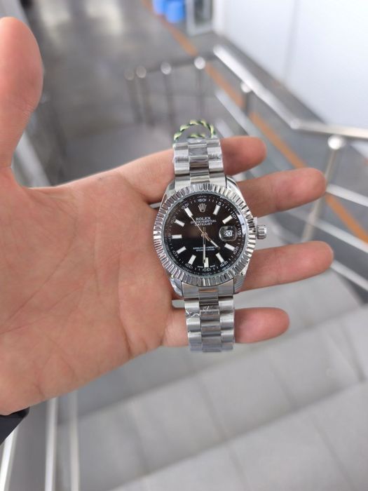 Продается мужские часы