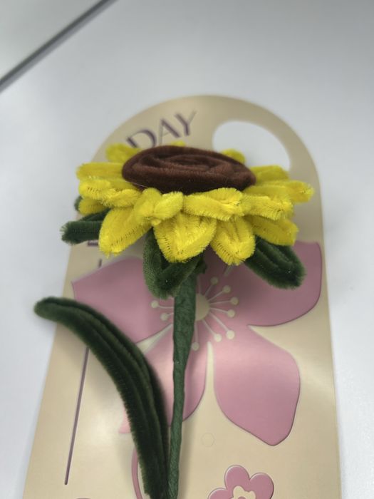 Floare-soarelui handmade din sarma plusata