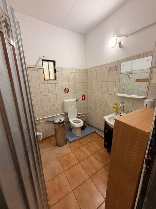 Inchiriez Hala Metalica