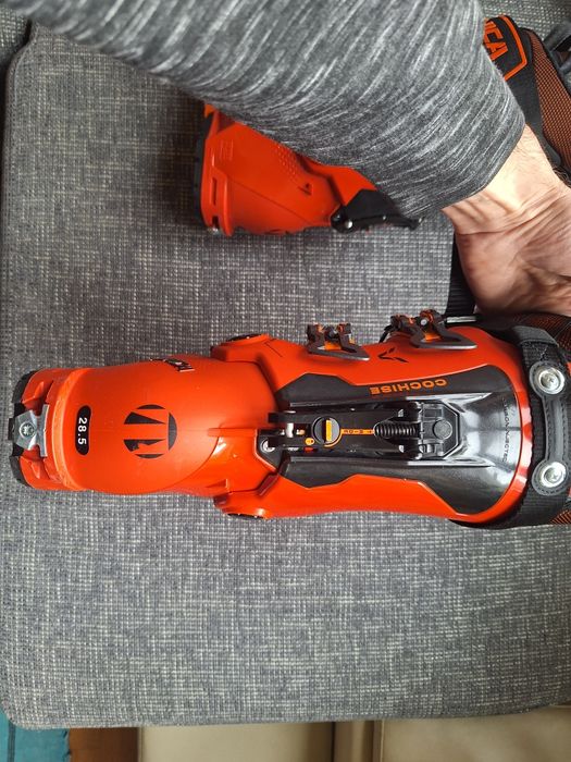Продавам ски обувки Tecnika Cochise 130