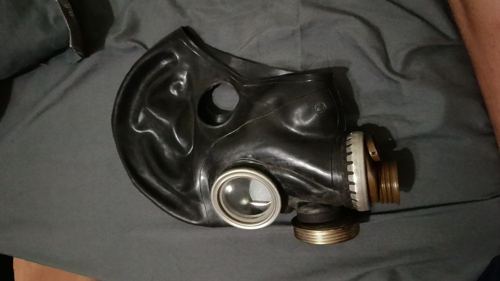 Противогаз ГП-5 .