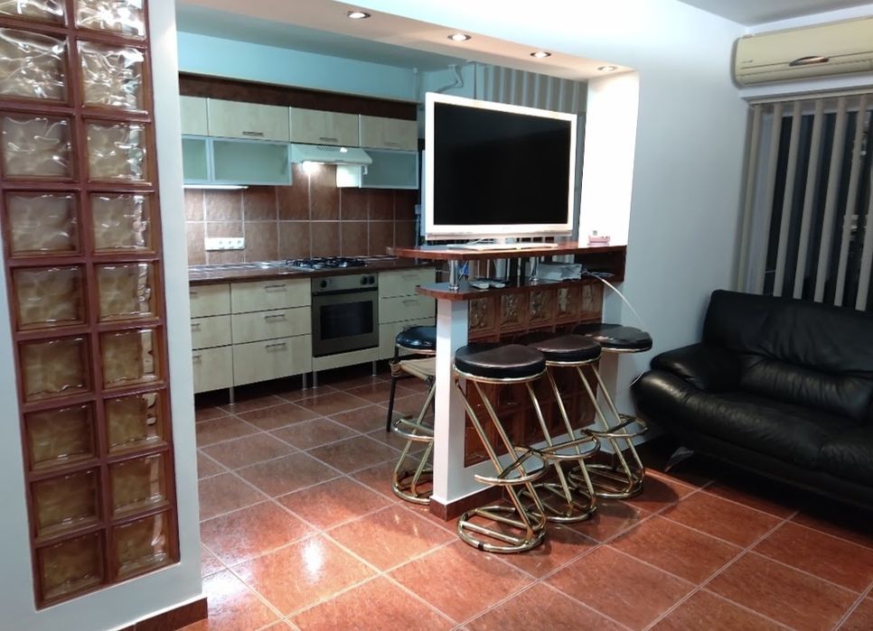 Inchiriez apartament