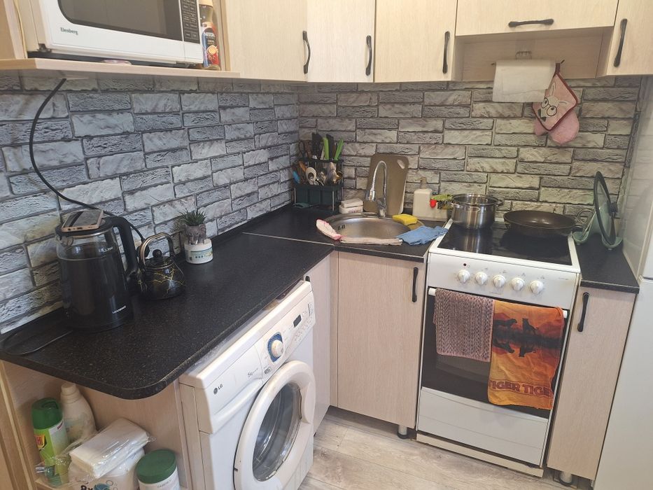 4-х комнатная кв Новаторов 5 продам