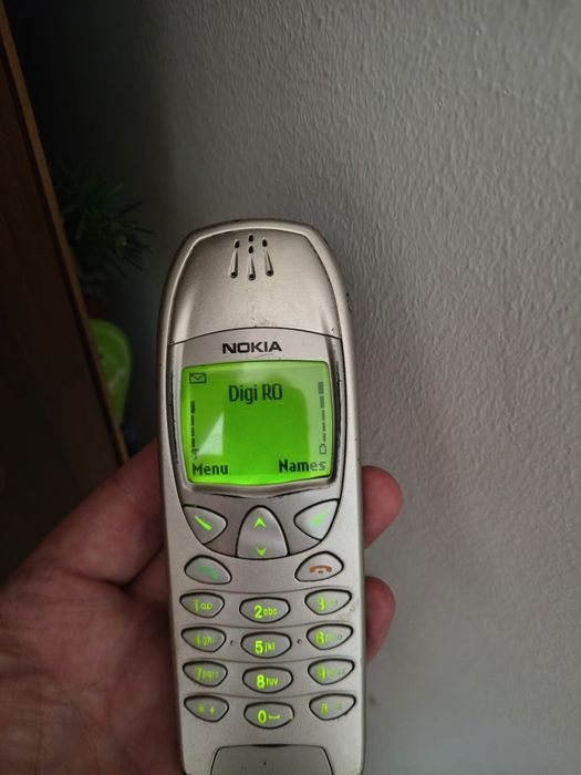 Nokia  6210  ( liber de rețea)