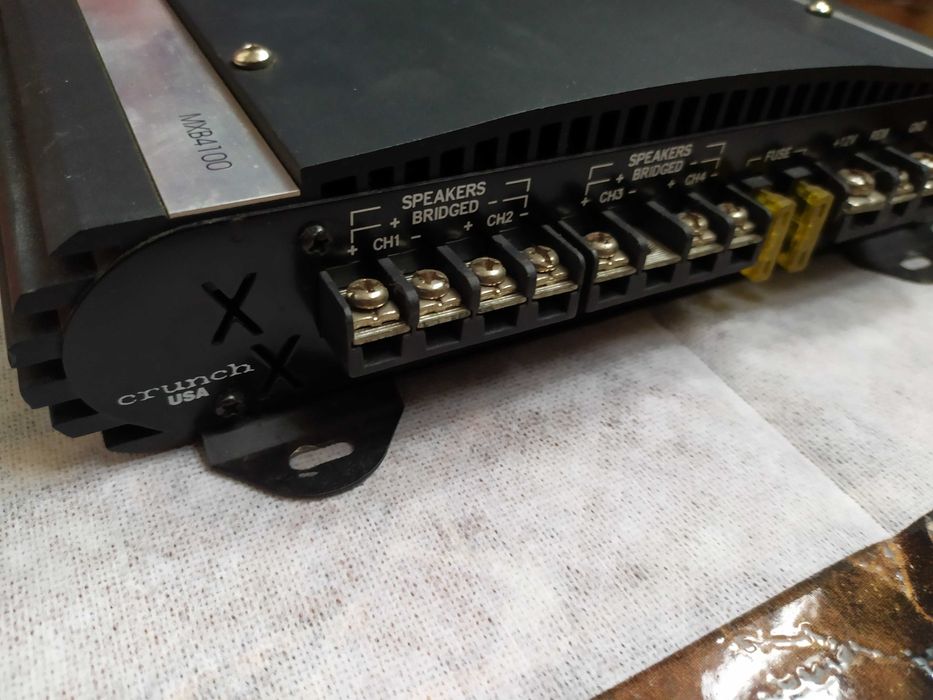 Auto ampli Crunch USA
