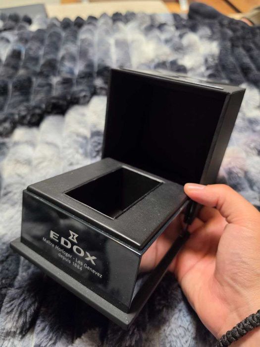 "НОВ"Часовник EDOX DELFIN MECANO !