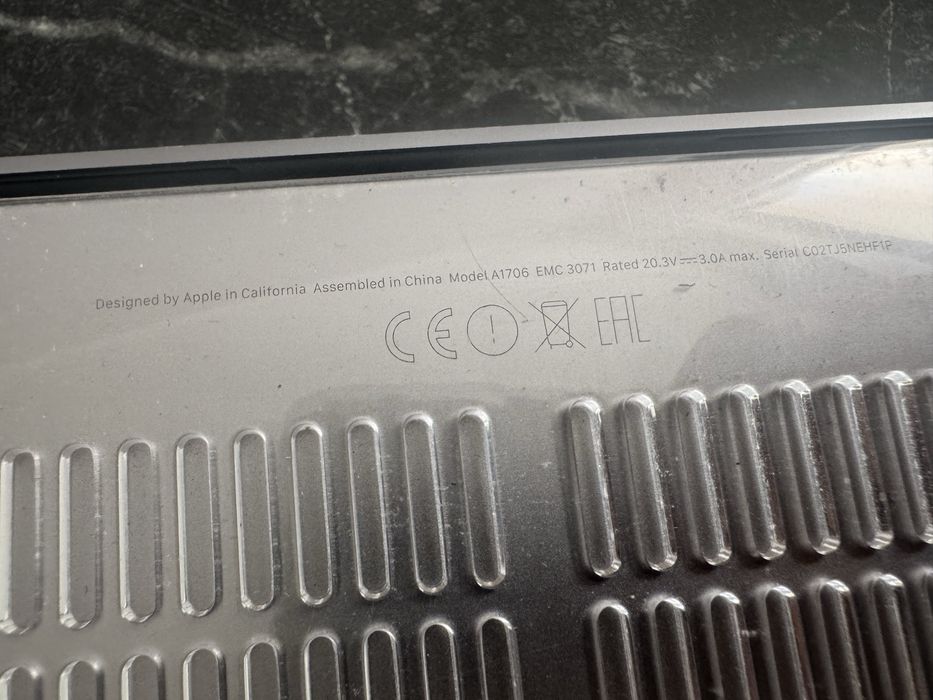 MacBook pro  13,2.   8гб