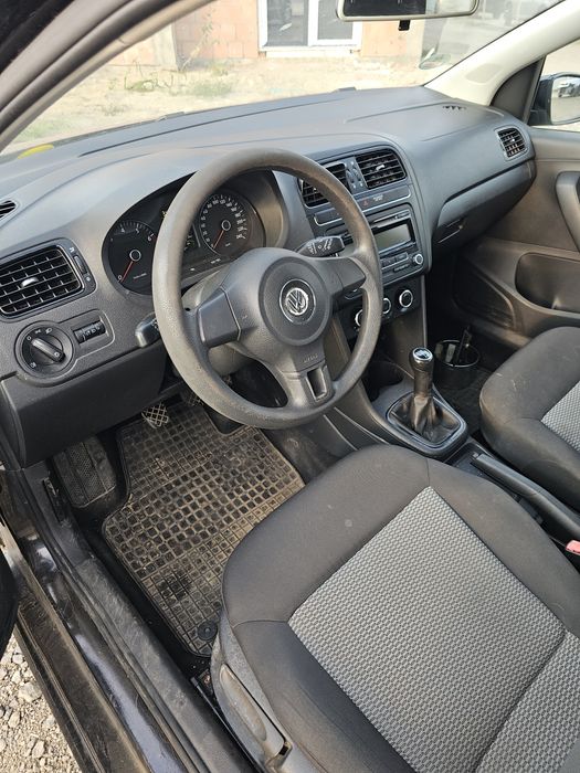 Dezmembrari piese vw polo 6r anu 2011, benzina 1,2 cod motor ,cgp kw 51 ,negru
