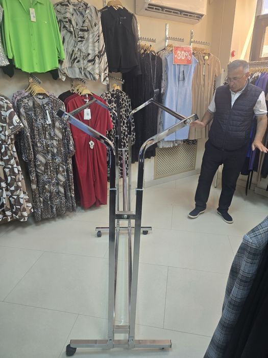 Продам стойки для одежды