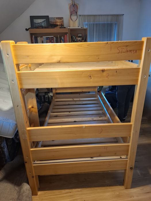 Vand pat etajat din lemn masiv