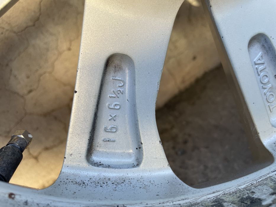 Диска на тойота 50 215/60/R16 оригинал!