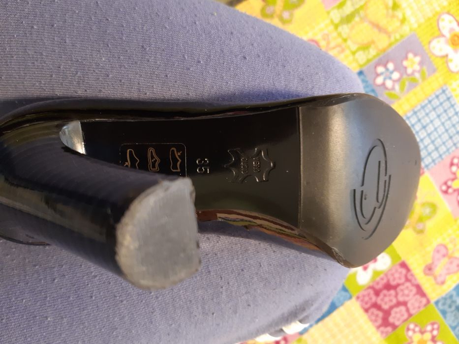 Pantofi Musette, piele lacuita neagra, marimea 35