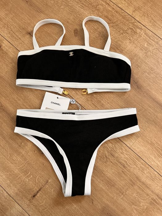 Set Costum de baie Chanel + Palarie